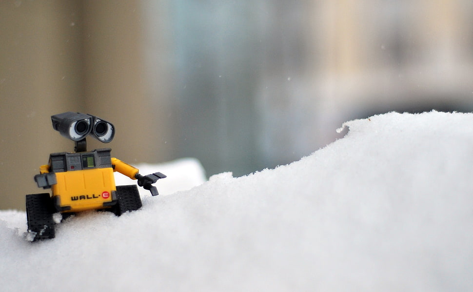 Wall E Miniature Figure HD wallpaper