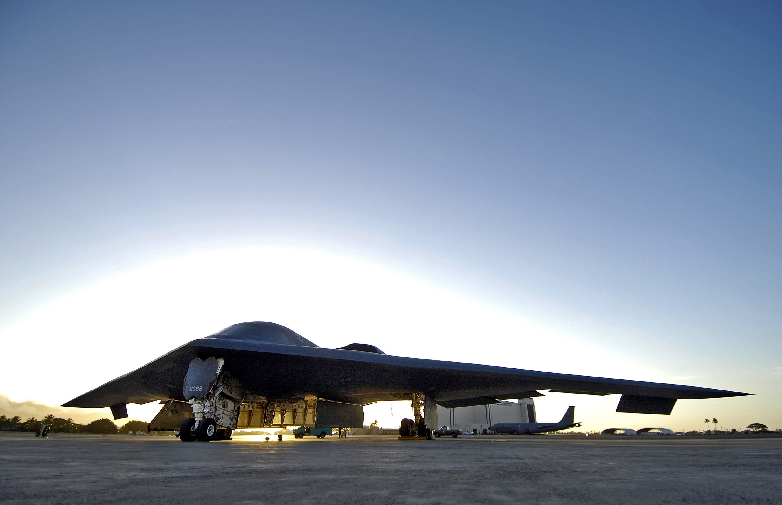 black stealth plane, Northrop Grumman B-2 Spirit