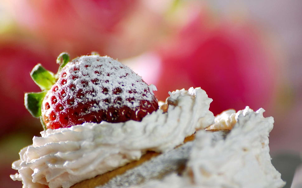 strawberry on cream during daytime HD wallpaper