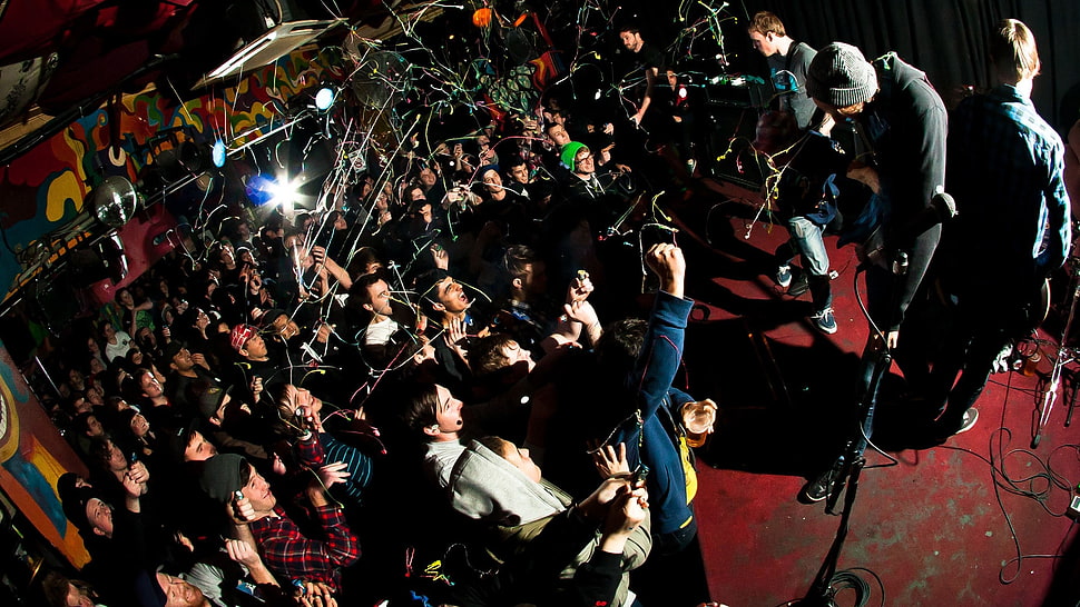 photo of live band with full of crowd HD wallpaper