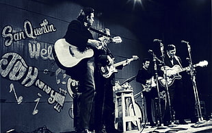 black and white printed crew-neck shirt, Johnny Cash, music, musician