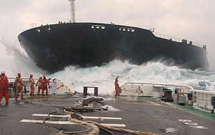 black ship on body of water during daytime HD wallpaper