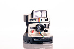 O-light Polaroid Land camera HD wallpaper