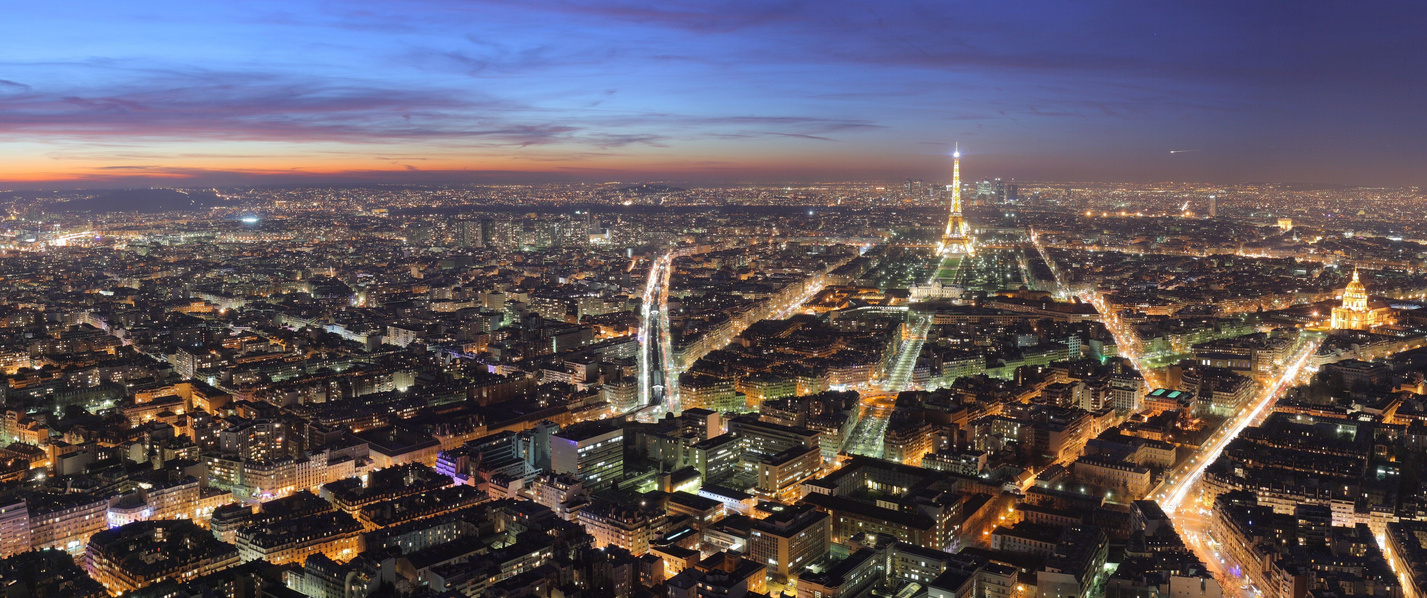 Paris Eiffel tower, ultrawide, dusk, Paris, cityscape