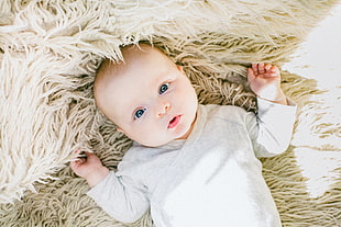 baby's gray shirt, Cute baby, Adorable, Kid HD wallpaper