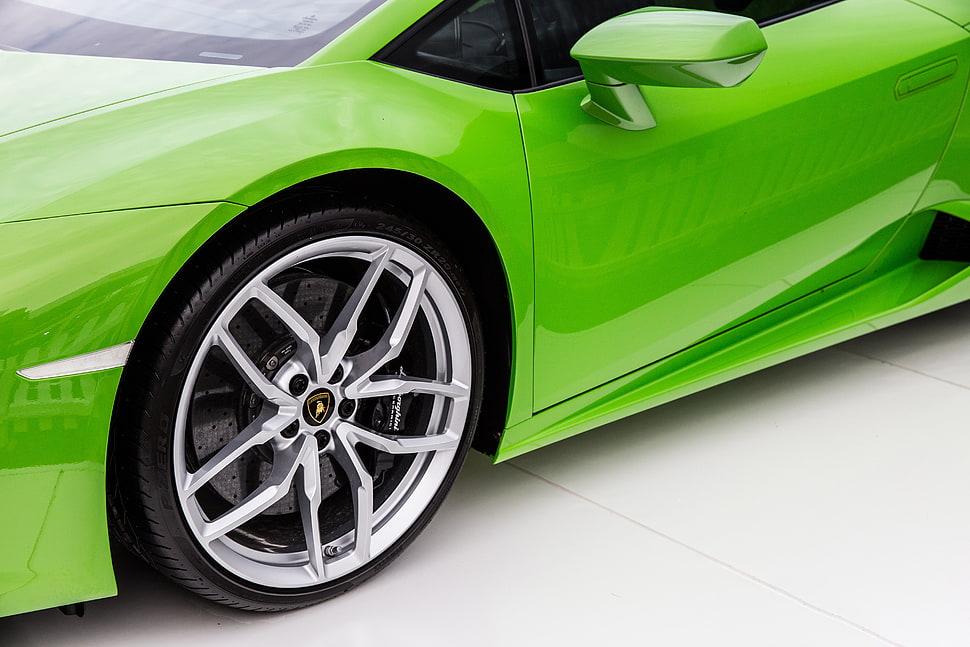 green Lamborghini Huracan HD wallpaper