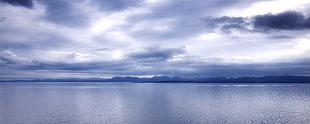 calm ocean under gray and blue cloudy sky during daytime, skye HD wallpaper