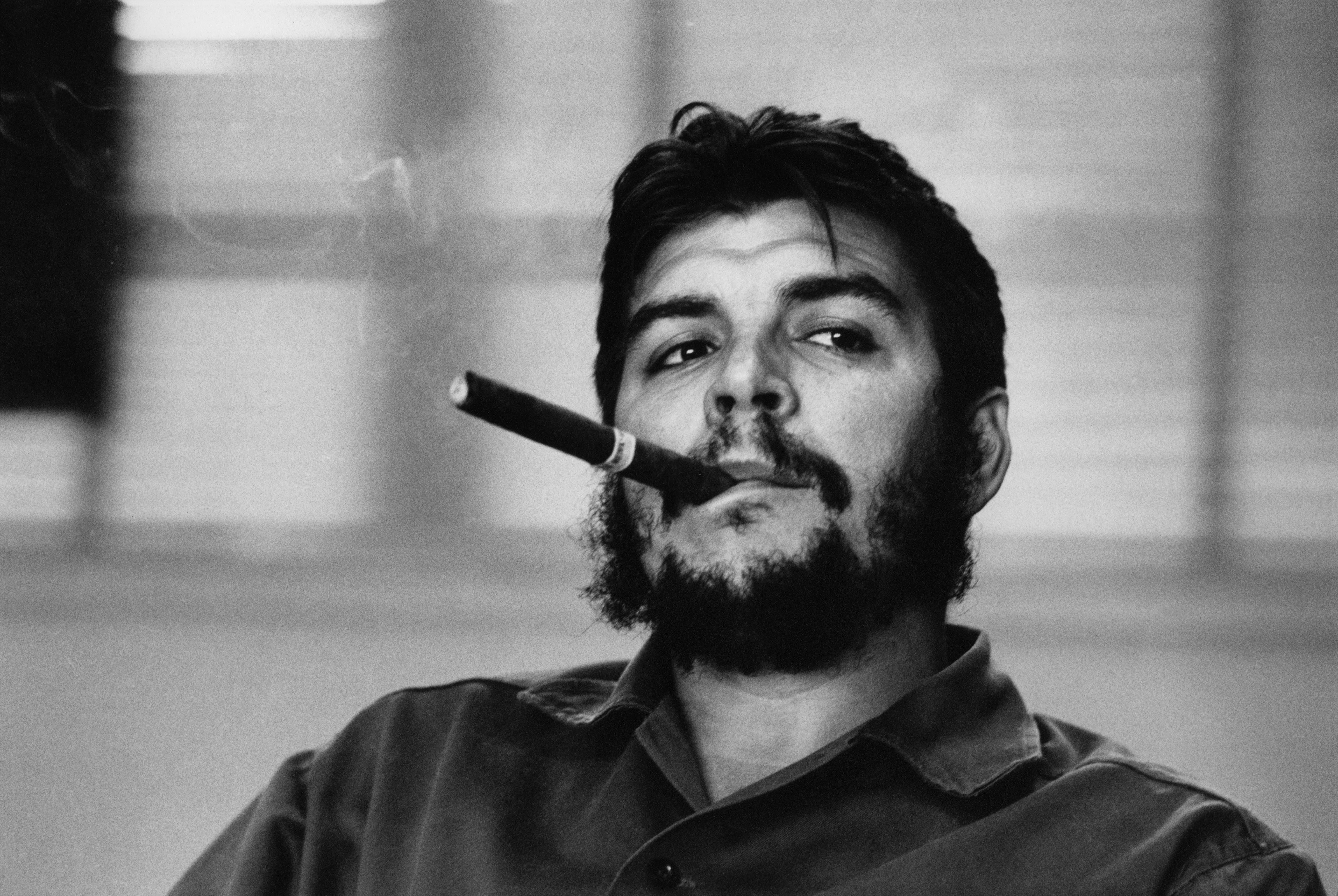 men's black polo shirt, Che Guevara, men, cigars, revolutionary