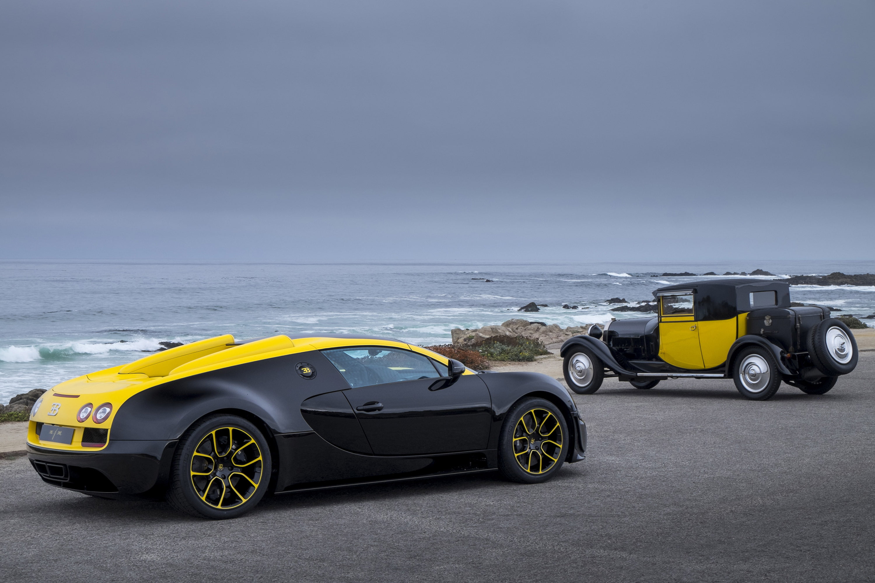 yellow and black  Bugatti Veyron Grand Sport Vitesse '1