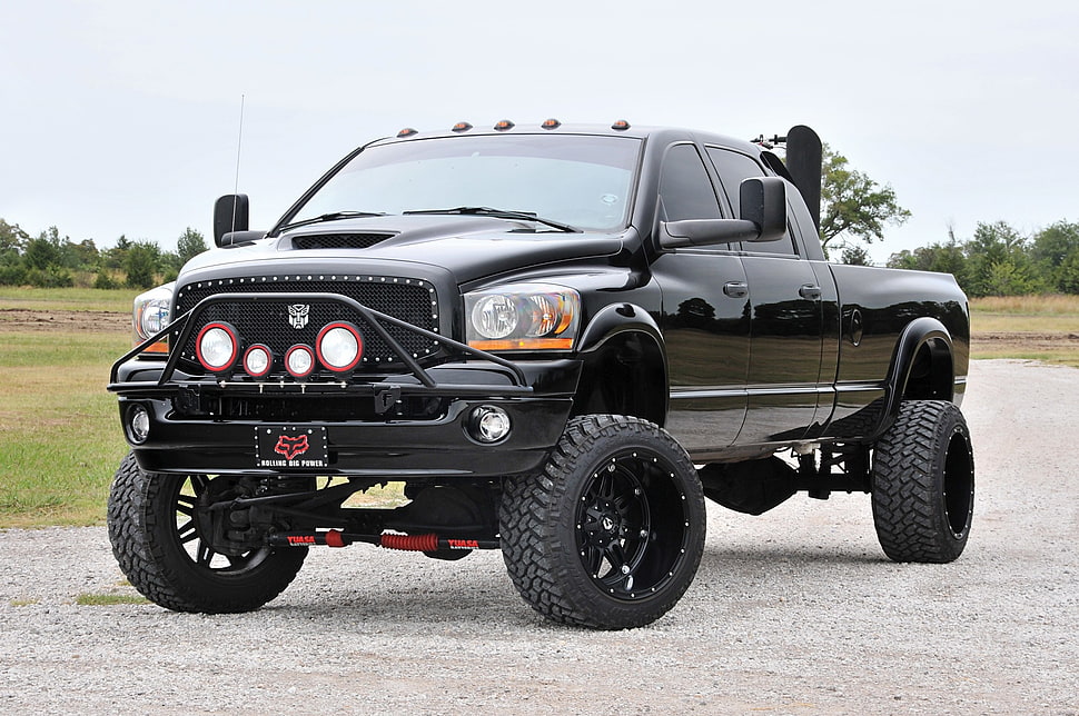 black crew-cab pickup truck HD wallpaper