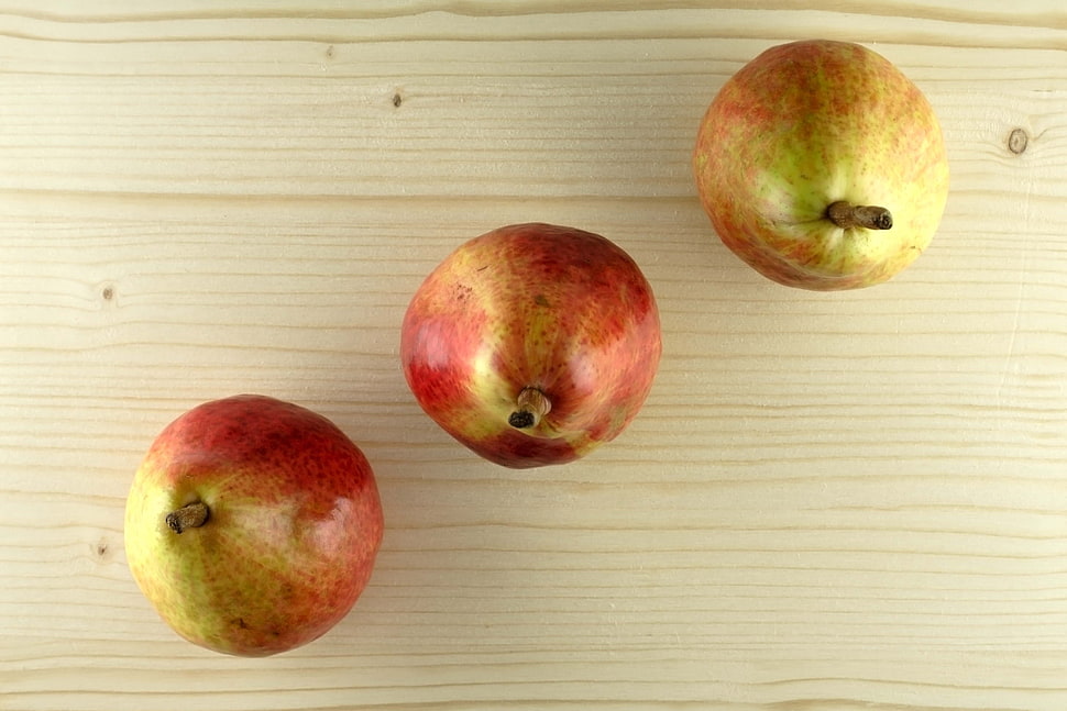 three round red fruits HD wallpaper