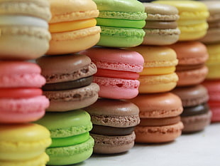 assorted color Macarons