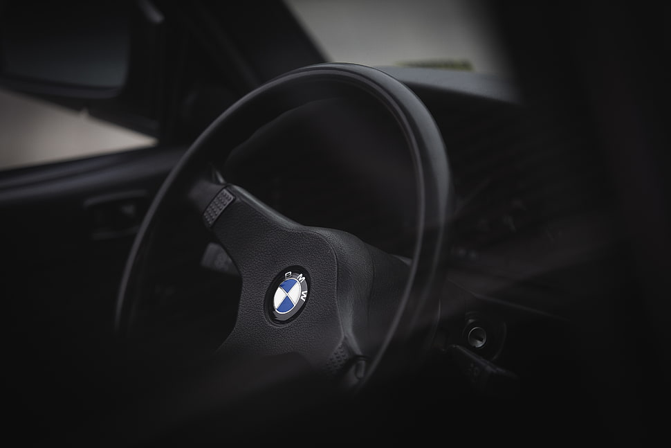 black BMW steering wheel, BMW E28 HD wallpaper