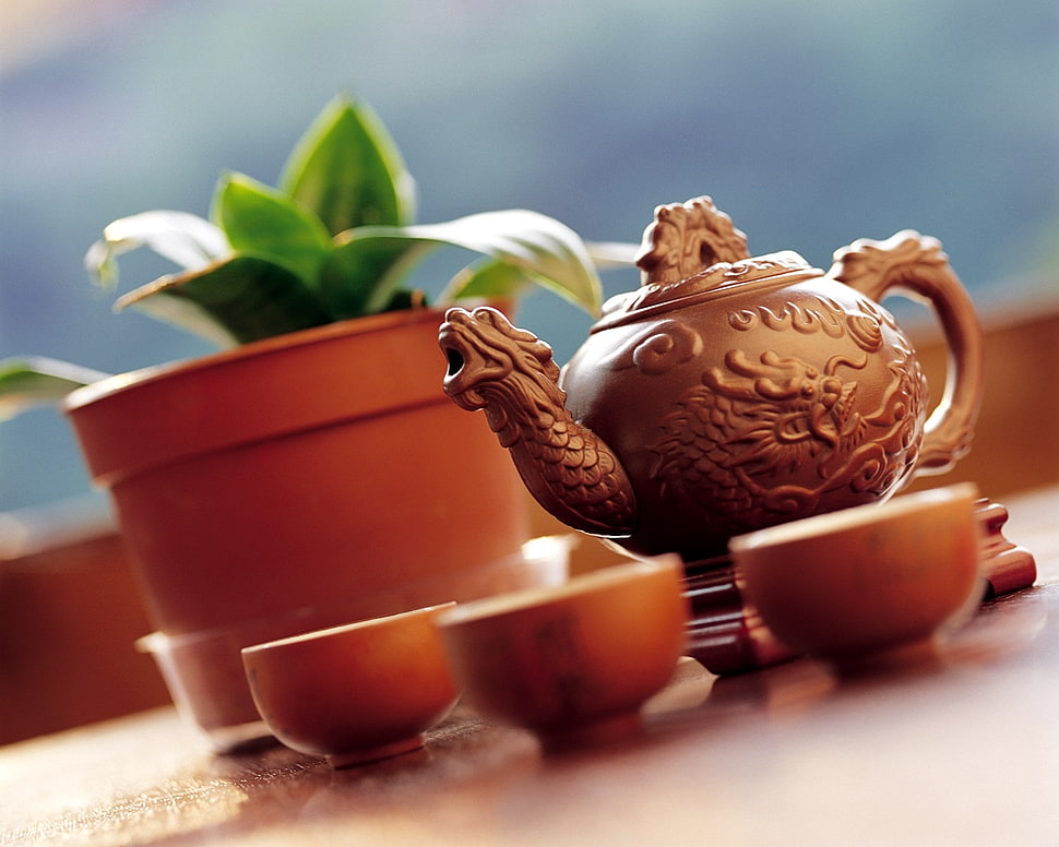 brown ceramic tea pot HD wallpaper