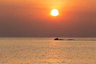 Sunset on ocean HD wallpaper