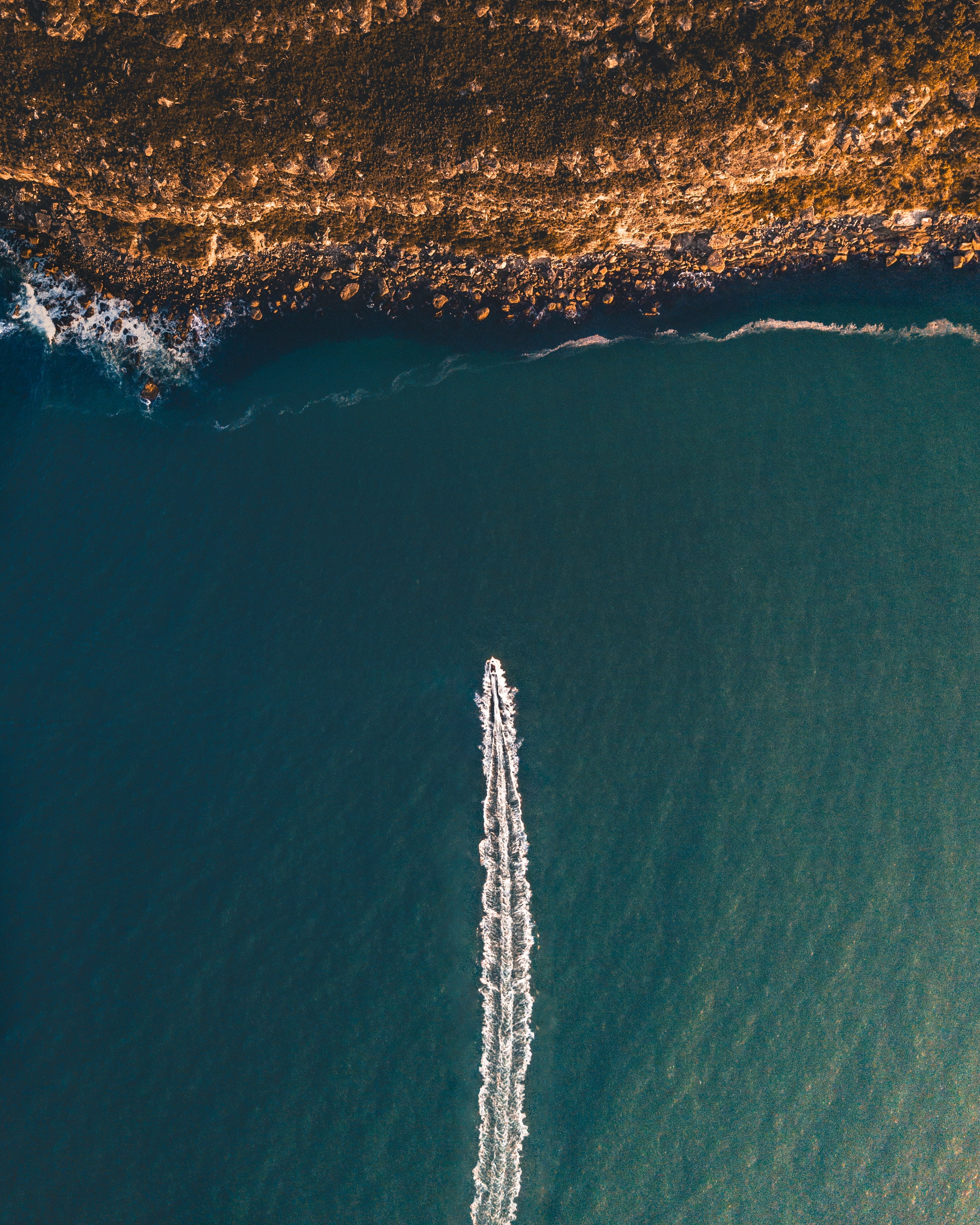 aerial photography of speed boat on body of water, nature, water, boat