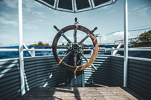 brown ship's wheel, boat, HDR