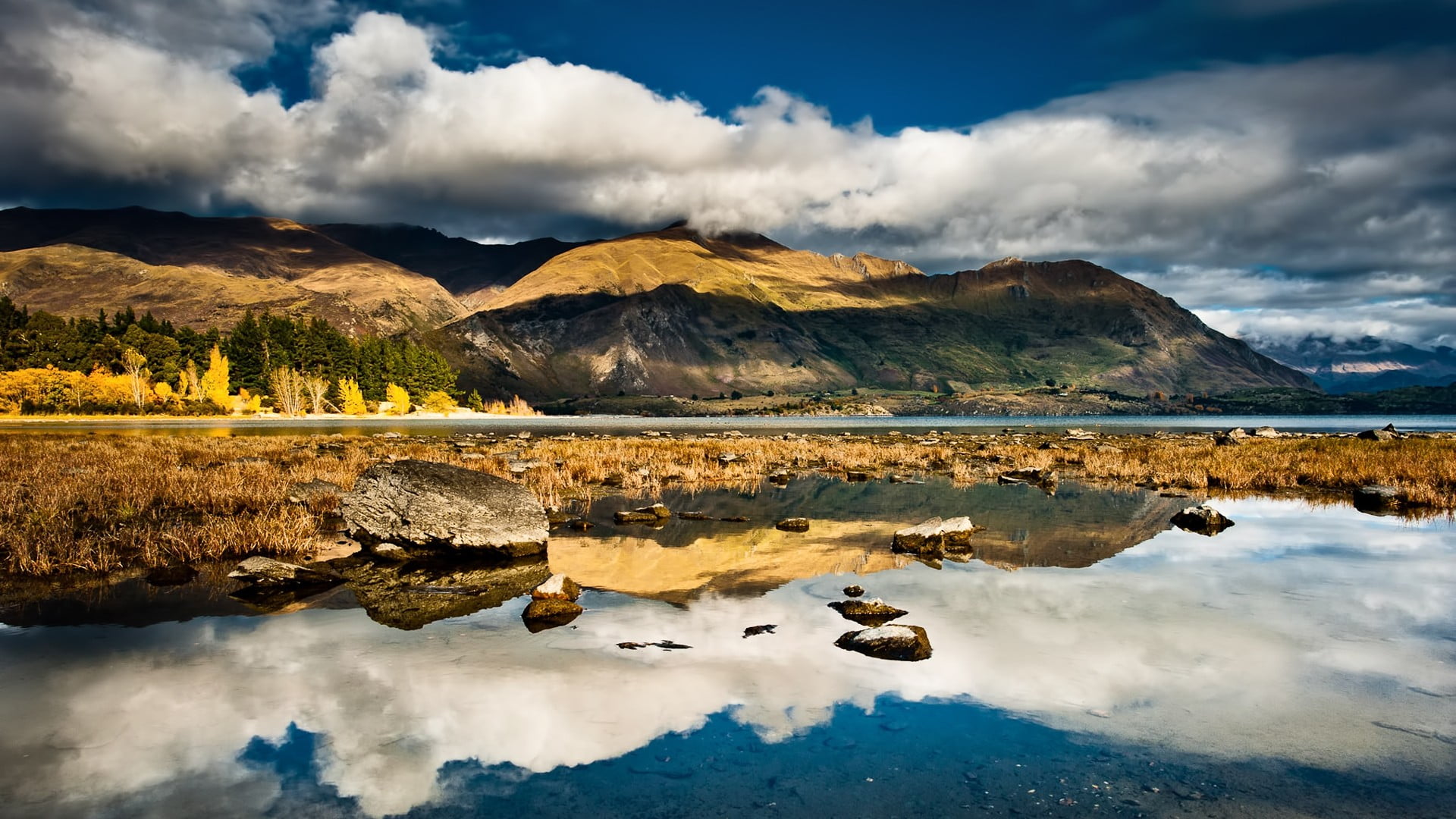 Brown Mountain Near Lake During Daytime Hd Wallpaper Wallpaper Flare