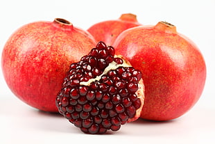 photography of Pomegranates HD wallpaper