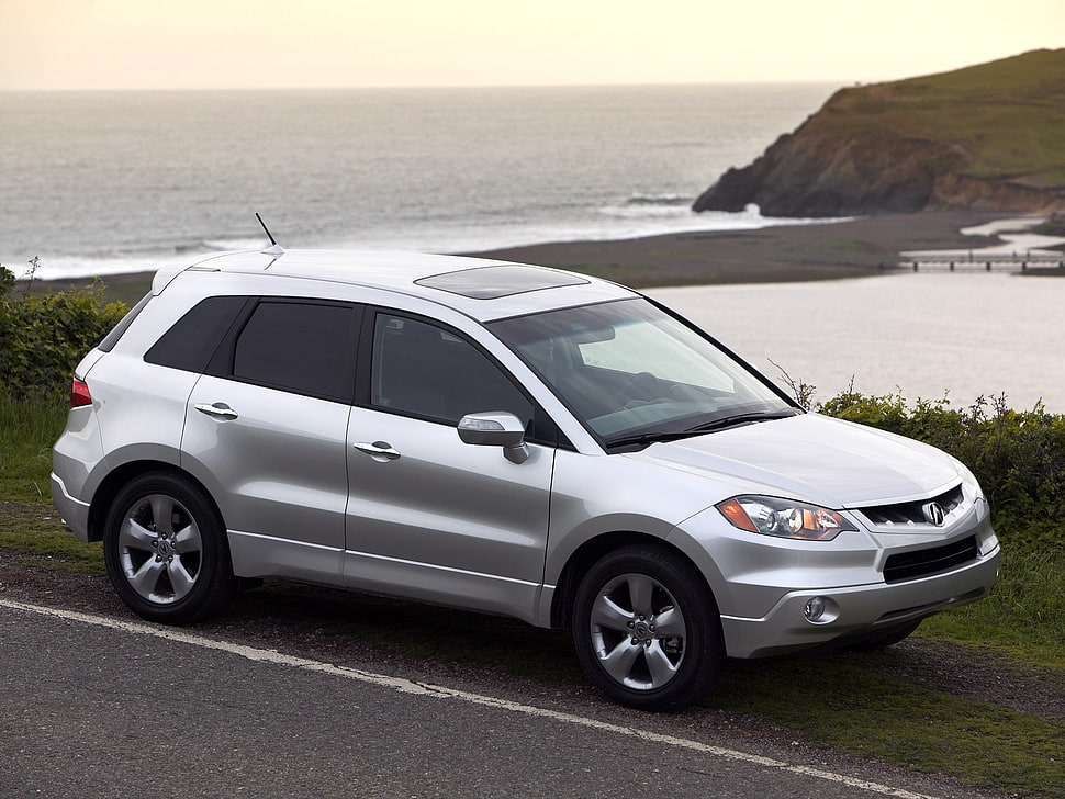 silver Acura MDX parked near gray road during daytime HD wallpaper