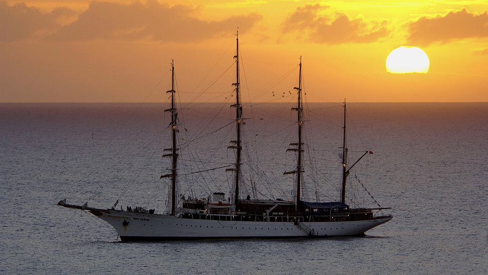 white and black ship HD wallpaper