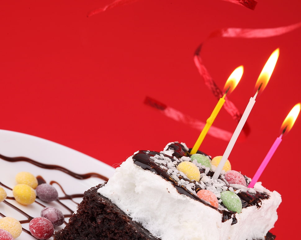 chocolate cake with three candles HD wallpaper