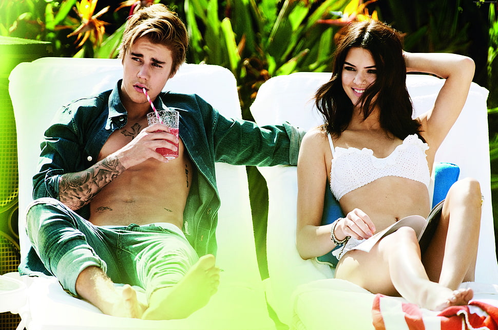 Justin Bieber and Kendall Jenner sitting on chairs HD wallpaper