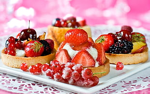 berries decorated cakes