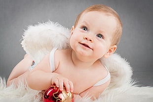 baby wearing wing photo HD wallpaper