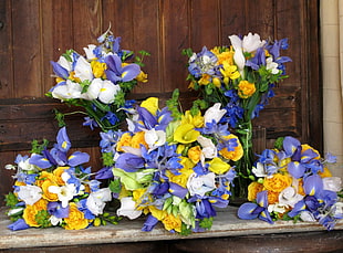 Calla Lily, Rose and Iris flower arrangement HD wallpaper