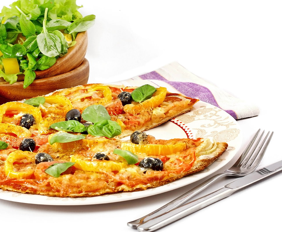 pizza with shrimp toppings on plate HD wallpaper
