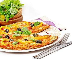 pizza with shrimp toppings on plate HD wallpaper