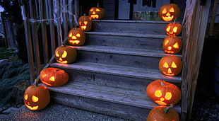 lighted jack-o-lantern pumpkins on stair HD wallpaper