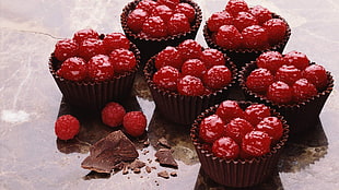 red berry cupcakes HD wallpaper