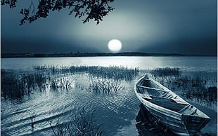 closeup photo of canoe on body of water HD wallpaper