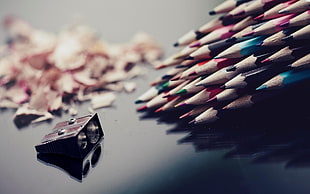 pile of color pencil
