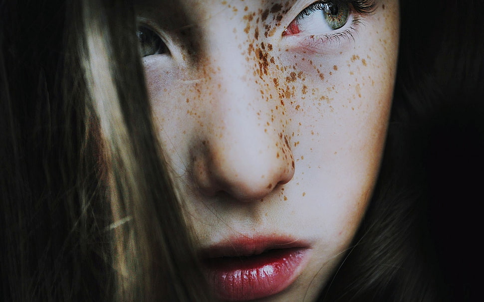woman with freckles HD wallpaper