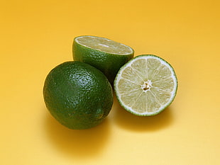 slice of green lime HD wallpaper