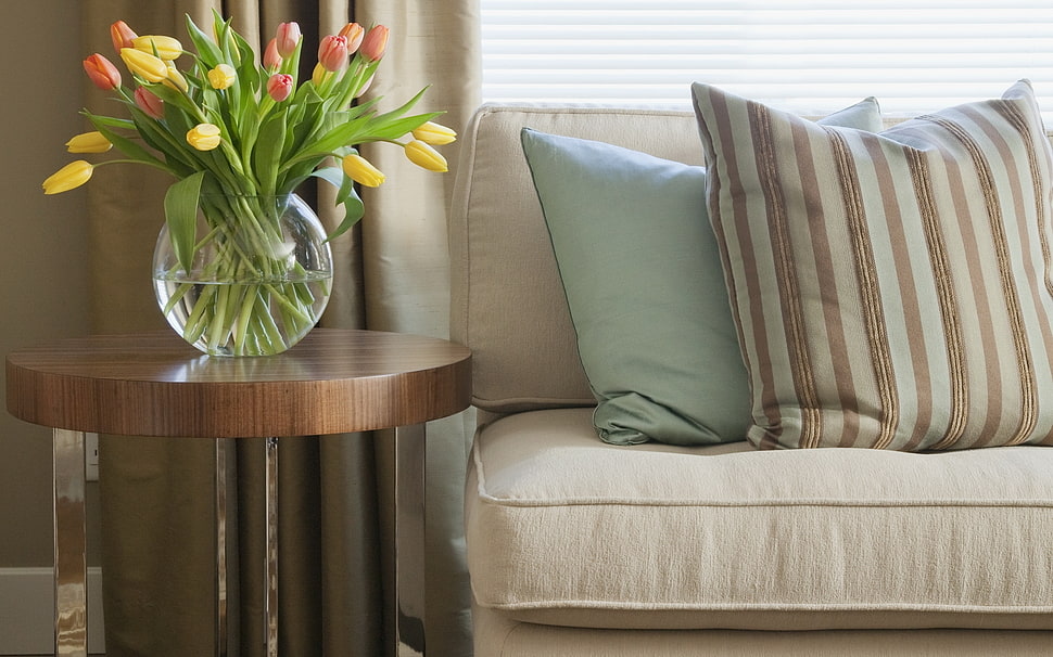 two gray throw pillows HD wallpaper