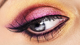 closeup photo of woman's eye