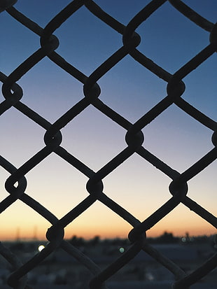 chain-linked fence, Grid, Dark, Fence HD wallpaper