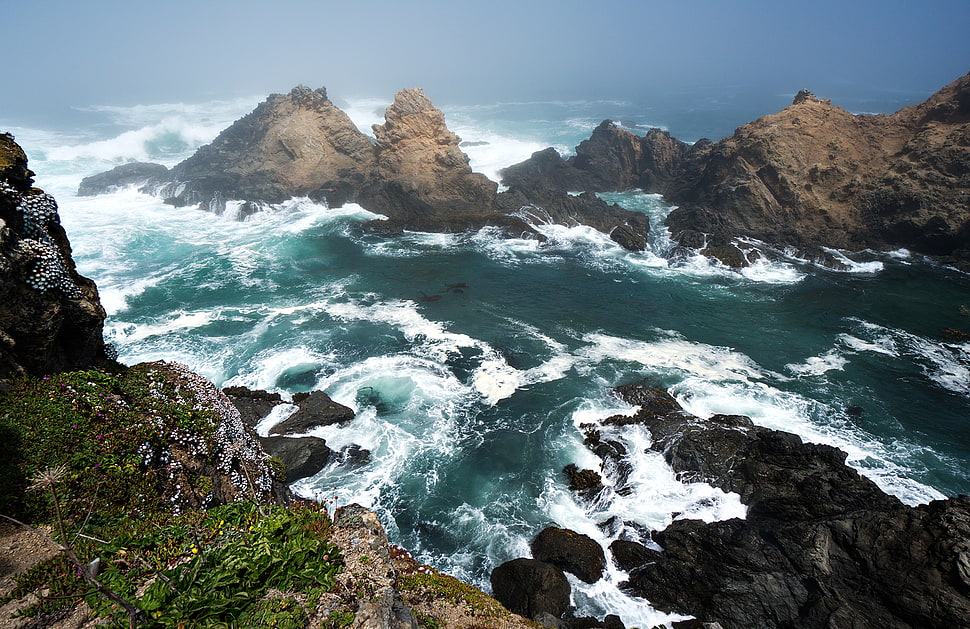Highlands near Ocean photo HD wallpaper