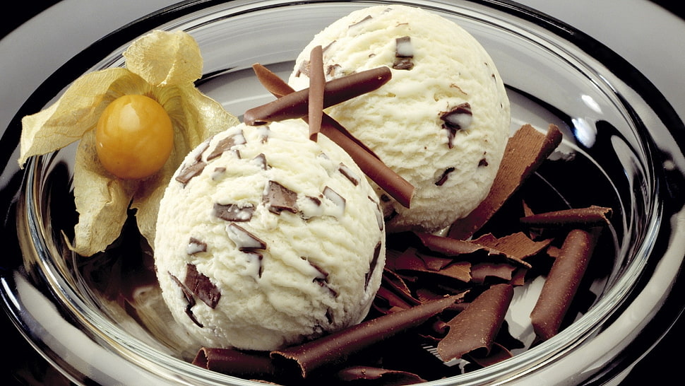 vanilla with chocolate ice cream on bowl HD wallpaper