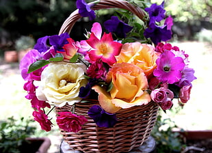 Rose, Petunia flower arrangement
