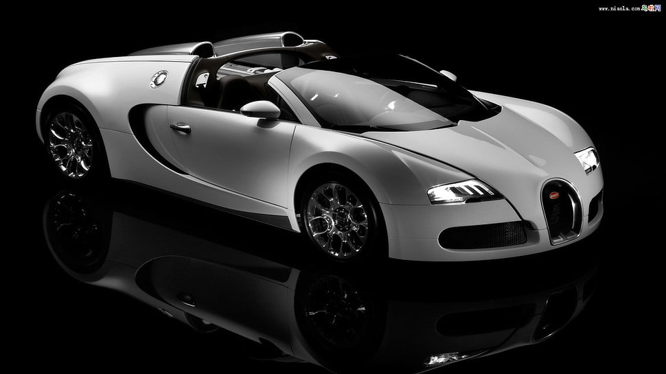 white Bugatti sports coupe, car, Bugatti Veyron, vehicle, reflection HD wallpaper