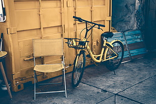 yellow commuter bike, Bicycle, Door, Yellow
