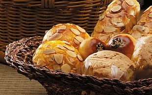 brown breads on brown basket HD wallpaper