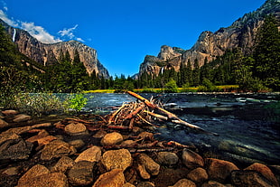 river with mountain HD wallpaper