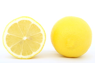 photo of sliced lemon