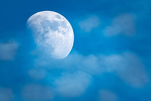 full moon with white clouds HD wallpaper